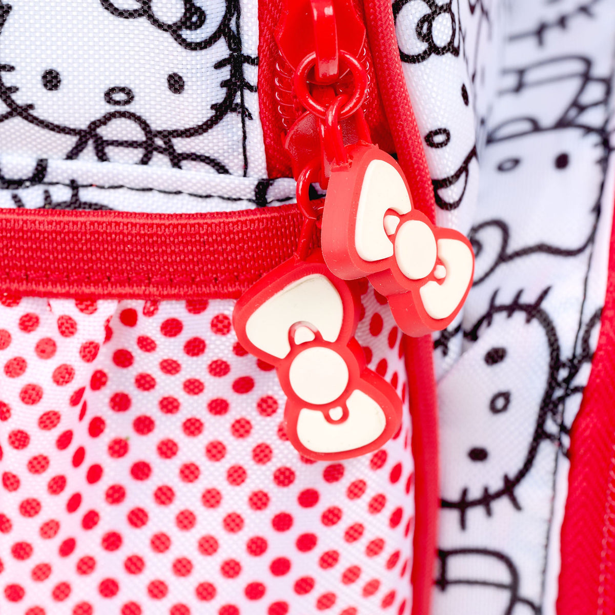 hello-kitty-classic-backpack-cooler-j3 00027925-Z.jpg