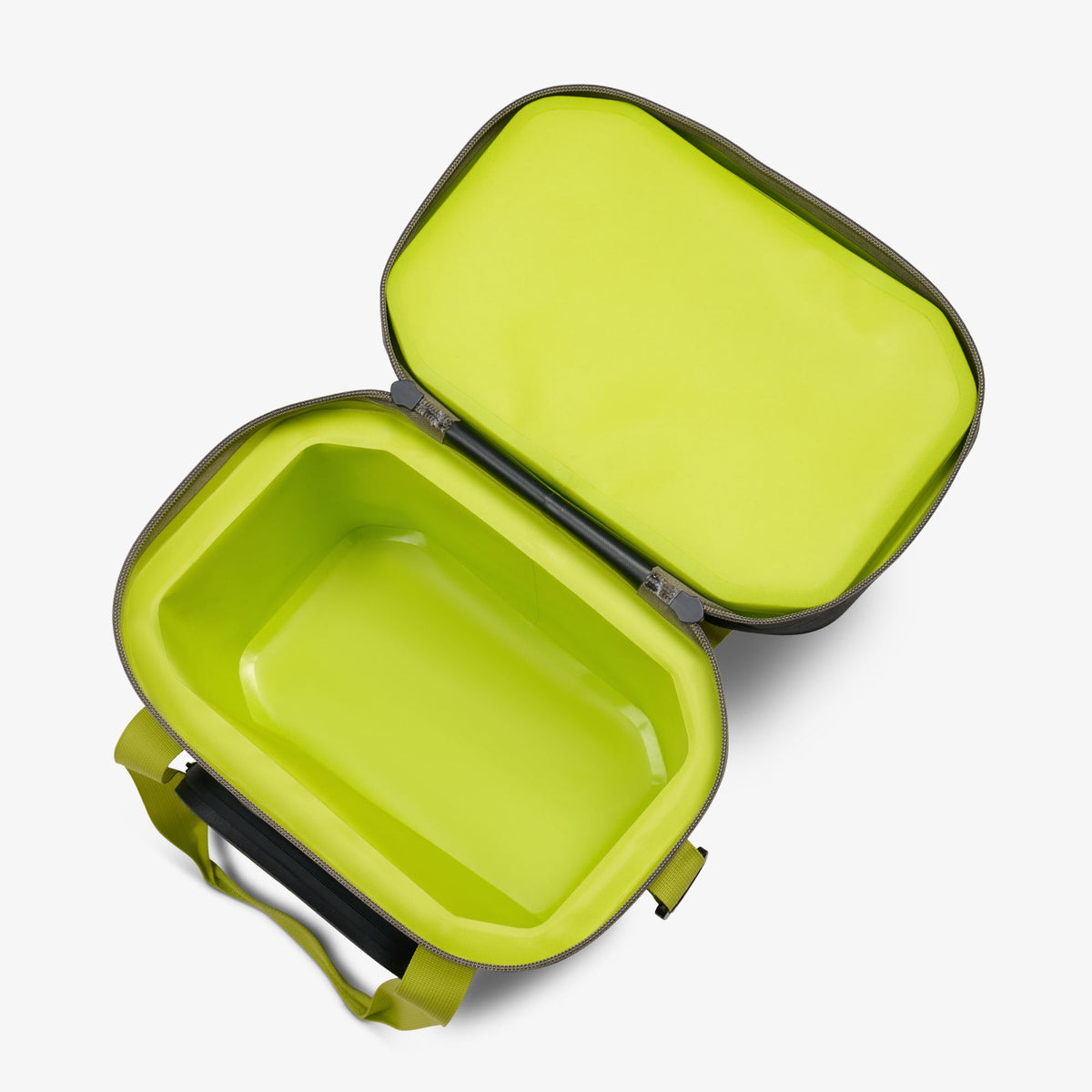 trailmate-18-can-cooler-bag-s4 00066772-O2.jpg