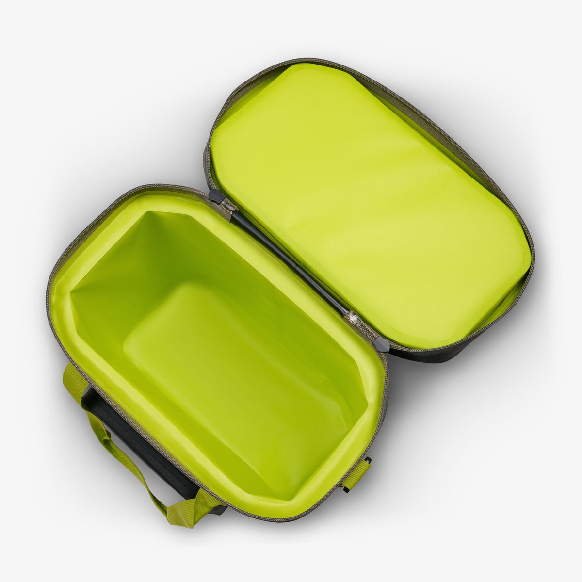 trailmate-36-can-cooler-bag-c9 00066773-O3.jpg
