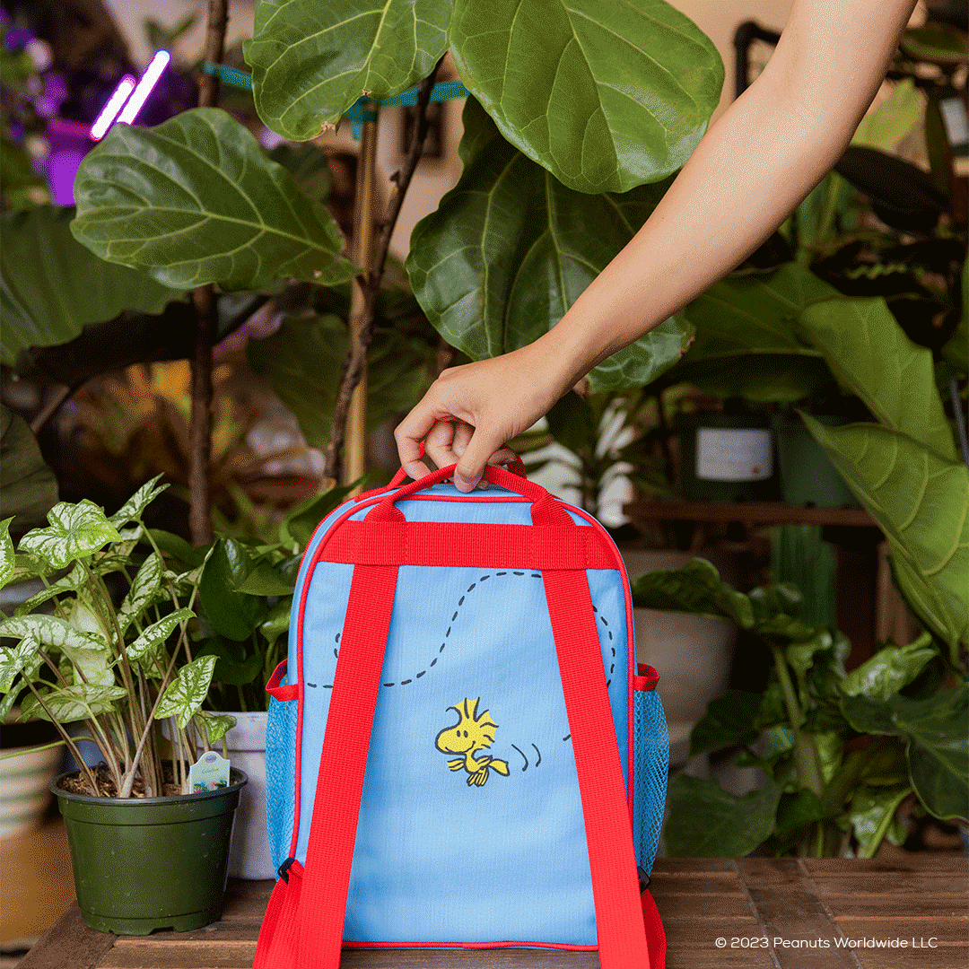 snoopy-mini-convertible-backpack-cooler-a7 Peanuts_Part_2_NATIVE_PDP_Backpack.gif